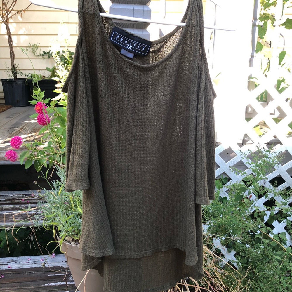 Open shoulder comfy top
